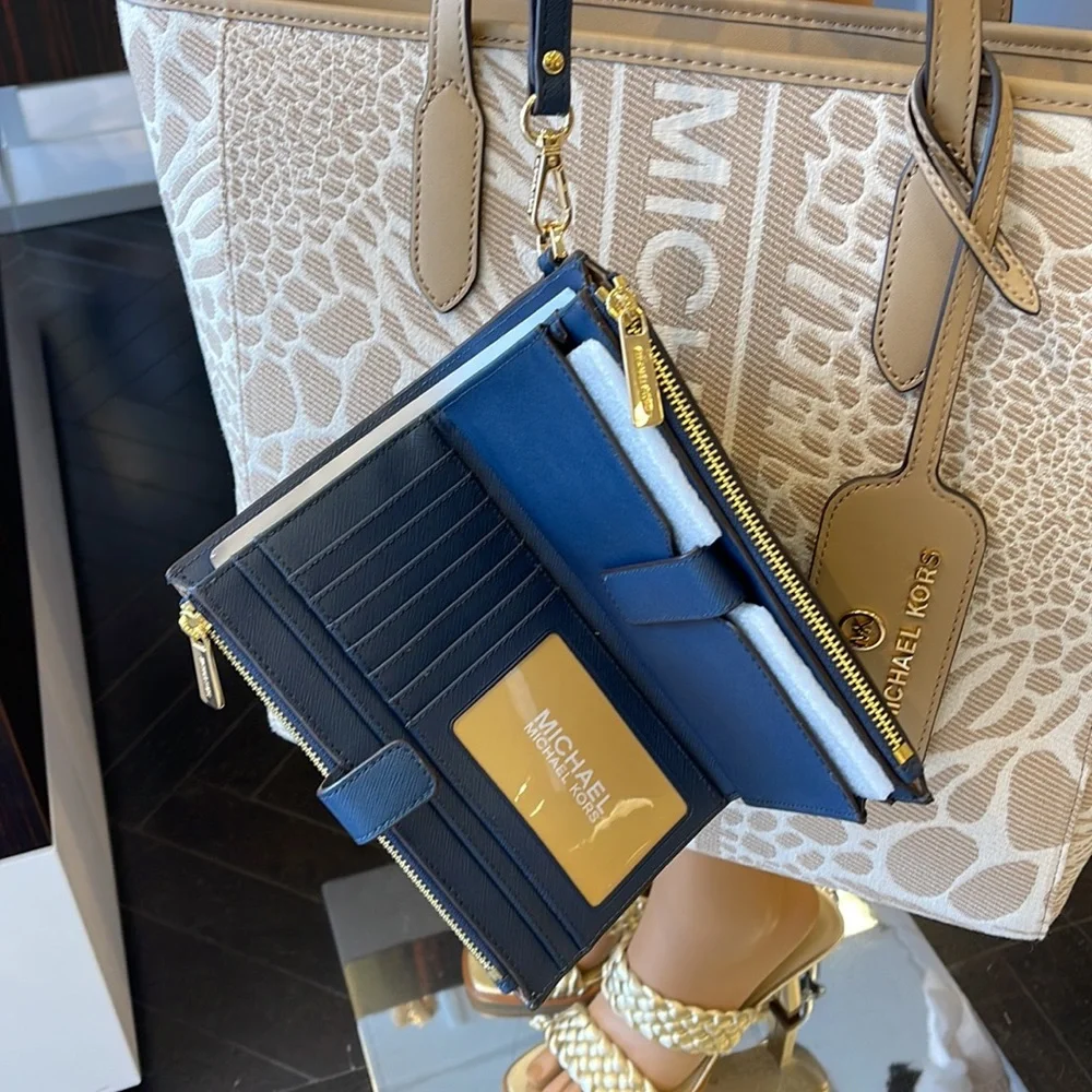 MICHAEL KORS LARGE DOUBLE ZIP WRISTLET WALLET PHONE CASE Navy NWT